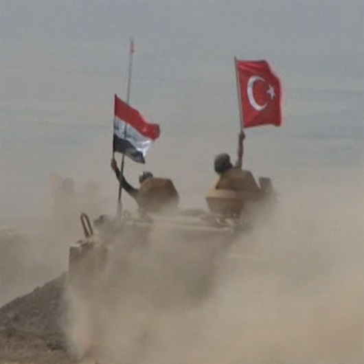 Türk ve Irak askerleri tozu dumana kattı