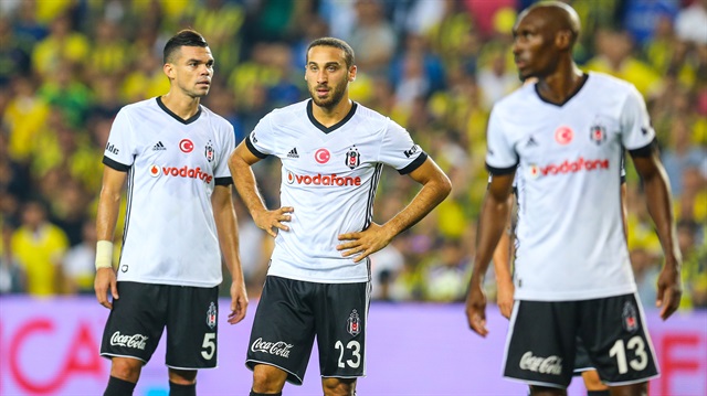 Beşiktaş Futbol Takımı, yerli-yabancı kuralıyla ilgili talimatlara uymadığı gerekçesiyle ceza aldı. 