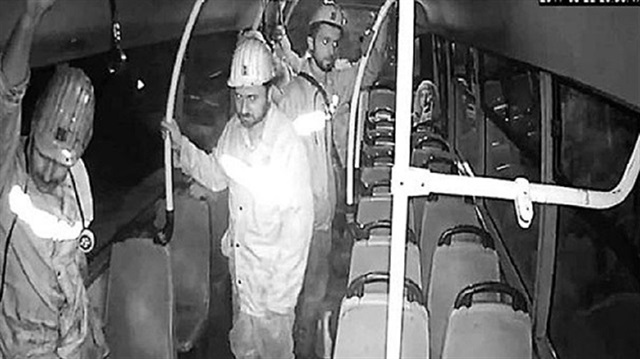 Madencilerin ayakta yolculuğu, otobüsün güvenlik kamerasına yansımıştı.