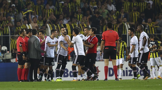 Fenerbahçe-Beşiktaş derbisinden bir kare.