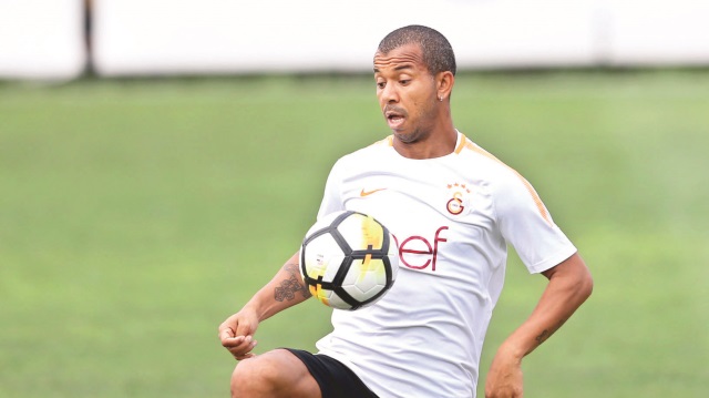 ​Galatasaray'ın defans oyuncusu Mariano, Bursaspor maçında oyundan alınmasını değerlendirdi