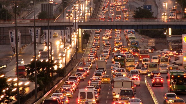 ​İstanbul trafiğinde son durum nedir? İBB Trafik durumu-Fırtına geliyor