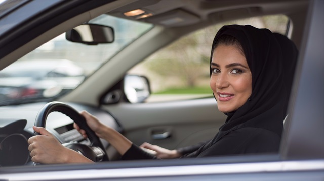 23 Haziran 2018'den itibaren kadınlar da ehliyet alarak araç kullanabilecek. 