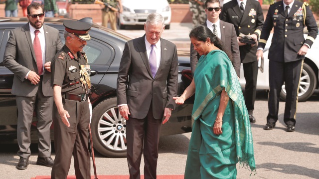 Trump Pentagon şefini Hindistan’a gönderdi