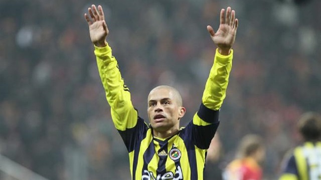 Alex de Souza, Fenerbahçe'deki kariyerinde 333 maça çıkmıştı. Brezilyalı yıldız, bu mücadelelerde 167 gol attı 143 de asist yapma başarısı gösterdi.