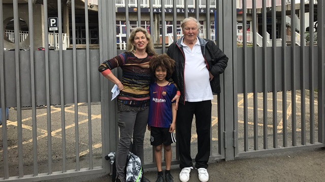 Neymar'ı izlemek için 3 ay önce Las Palmas maçı için bilet alan aile, mücadelenin seyircisiz oynanacağını öğrenince büyük üzüntü yaşadı.