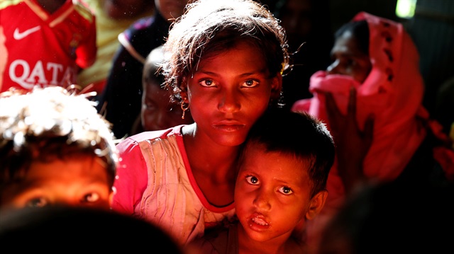 Myanmar zulmünden kaçarak Bangladeş'e sığınan Arakanlı Müslümanlar...