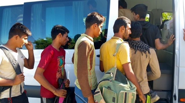 Sakarya'da 90 kaçak göçmen yakalandı