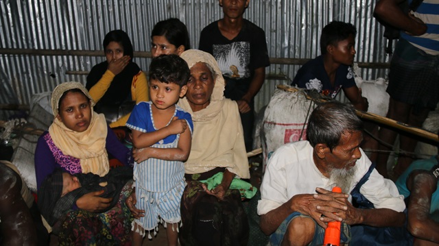 Arakanlı Müslümanlar, Myanmar'ın katliamlarından kaçıyor.