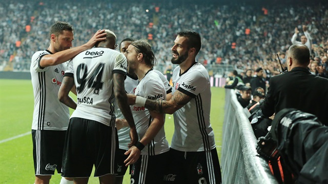 Beşiktaşlı futbolcuların Trabzonspor maçında Talisca'nın attığı gol sonrası yaşadığı sevinç.