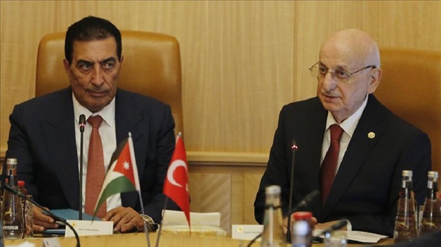 Turkish parliament speaker Ismail Kahraman (R), Jordanian parliament speaker Atef Tarawneh (L).