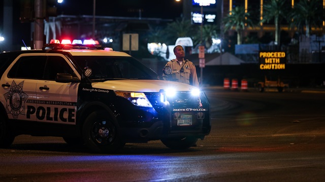 Las Vegas'taki saldırı sonrası bölgede güvenlik önlemleri alındı. 