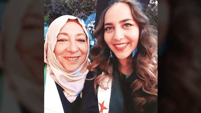​Suriyeli aktivist Orouba Barakat ve gazeteci kızı Halla Barakat