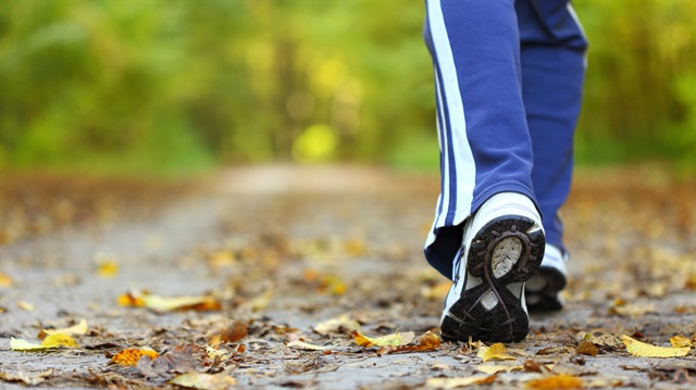 Sağlıklı yaşam için her gün 10 bin adım atmak gerekiyor. 