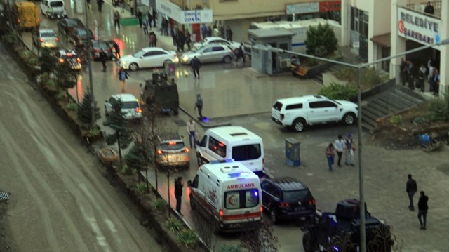 Hakkari’de polis noktasına yıldırım düştü: 2’si polis 3 yaralı