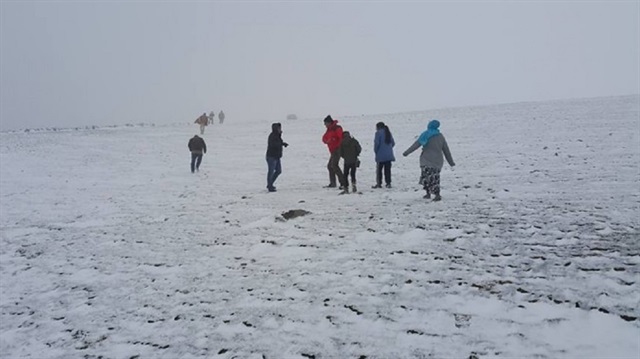 Ardahan'da kar yağışı ve dolu etkili oldu