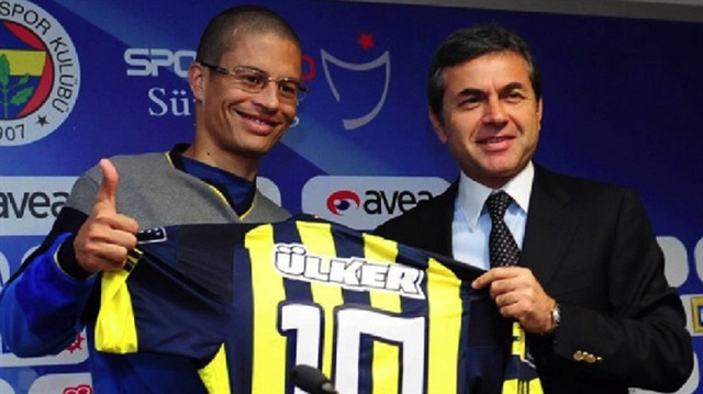 Alex de Souza, Fenerbahçe'deyken sorun yaşadığı Aykut Kocaman hakkında dikkat çeken bir paylaşımda bulundu.