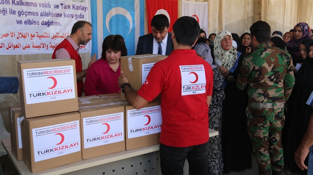 Türk Kızılayı Türkmenlere insani yardım dağıttı
