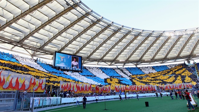 Lazio taraftar grubu İrriducibili, takımlarına verdikleri destekle dünyada ilgi çekmeyi başarıyor. 