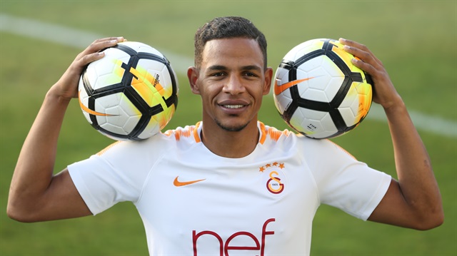 30 yaşındaki Fernando Galatasaray formasıyla çıktığı 7 maçta gösterdiği performansla taraftarlardan tam not aldı.