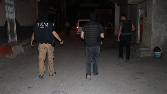Adana'da gerçekleştirilen operasyon sonucunda 8 kişi gözaltına alındı