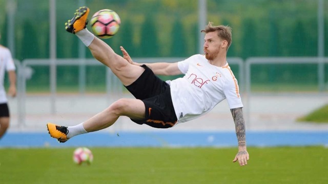 Galatasaray'ın milli futbolcusu Serdar Aziz, kariyeriyle ilgili sarı kırmızılıların dergisine açıklamalarda bulundu.
