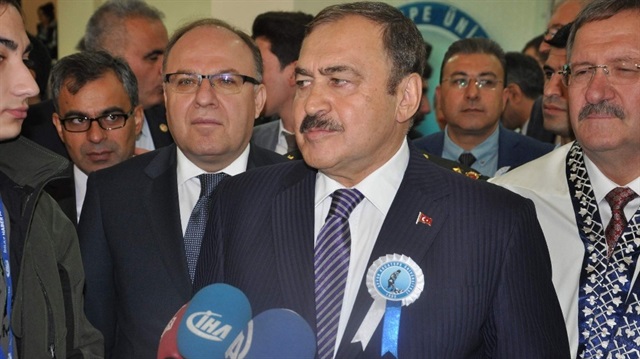 Bakan Veysel Eroğlu, yerli otomobil üretimi konusunda öğretim görevlileri seslendi.