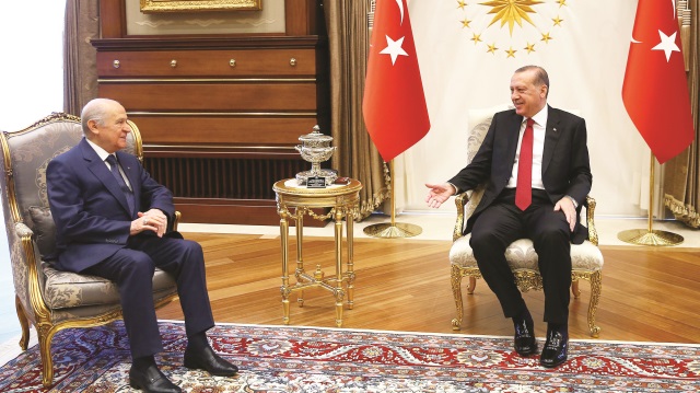 Cumhurbaşkanı Erdoğan, Külliye’de MHP lideri Devlet Bahçeli’yi kabul etti.