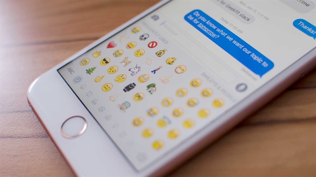 iOS 11.1 ile Apple kullanıcılarına 56 yeni emoji sunulacak.