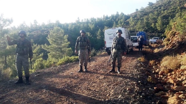Muğla'da kaçan 2 teröristin yakalanması için operasyon sürüyor. 