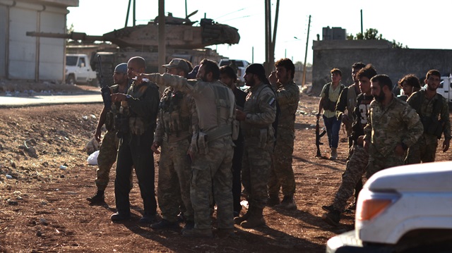 İdlib’te oluşturulması planlanan çatışmazlık bölgesi için Türk Silahlı Kuvvetleri ve Özgür Suriye Ordusu harekete geçti.