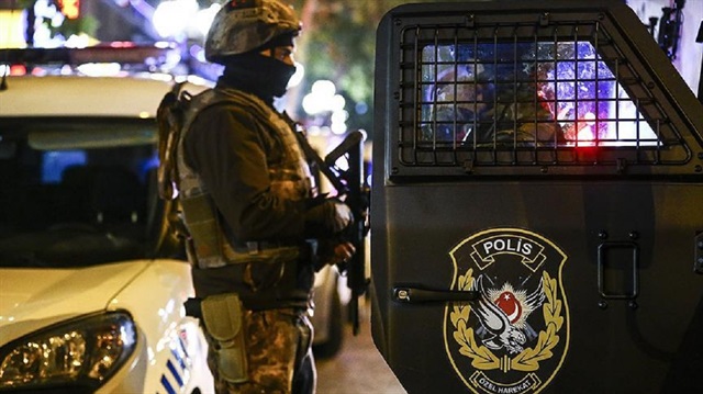 Konya'daki FETÖ'nün 'gaybubet' evlerine düzenlenen operasyona özel harekat polisleri de katıldı.