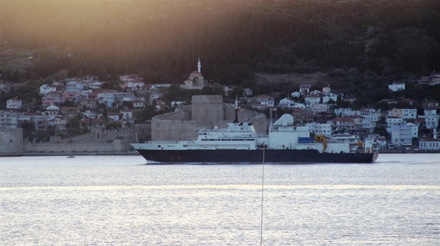 ​Rus donanmasına ait ’Yantar’ isimli casus gemisi Çanakkale Boğazından geçti.