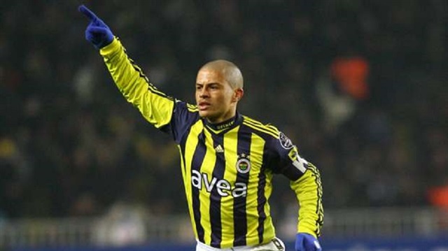 Alex de Souza, Fenerbahçe'deki kariyerinde 333 maça çıkmıştı. Brezilyalı yıldız, bu mücadelelerde 167 gol attı 143 de asist yapma başarısı gösterdi.