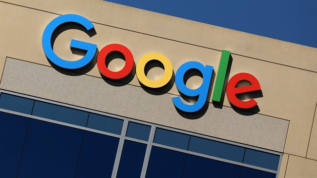 Google'ın ana sayfasına Market ve Hakkında sekmeleri eklendi. 