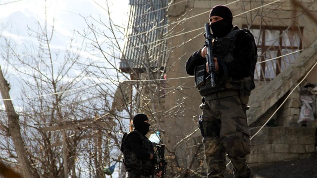 İzmir'de düzenlenen operasyonda 7 terörist yakalandı. (Fotoğraf: Arşiv)