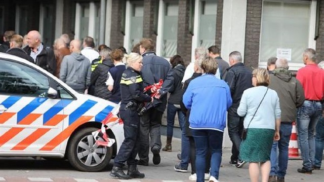 Hollanda'da bomba alarmı nedeniyle geniş güvenlik önlemleri alındı.