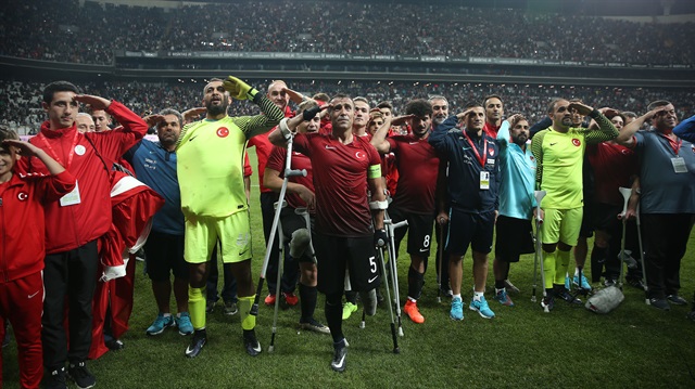 Avrupa Şampiyonu Türkiye'nin kaptanı Osman Çakmak'ın hüzünlü hikayesi