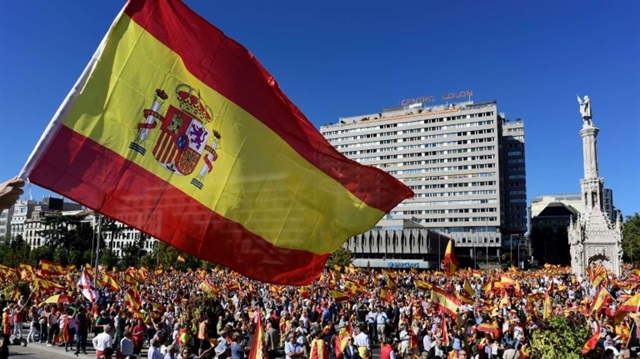İspanyol hükümetinden Katalonya'ya tepki