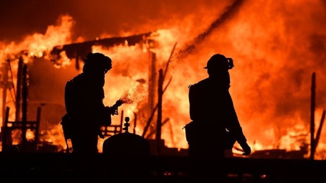 Kaliforniya'da yangın nedeniyle acil durum
