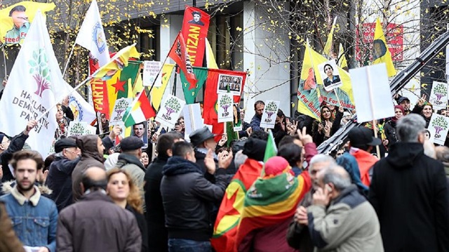 Terör örgütü PKK yanlısı gruplar Belçika sokaklarında terör propagandası yaptı.