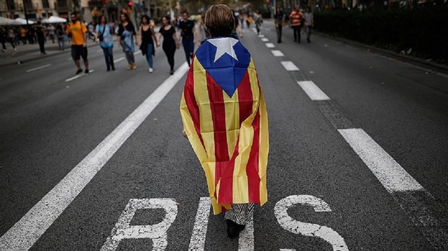 Katalonya'da 1 Ekim'de gerçekleşen tek taraflı bağımsız referandumun ardından sokaklar karıştı.