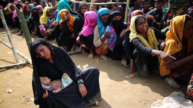 Myanmar ordusunun katliamlarından kaçan yüzbiblerce Arakanlı Müslüman, Bangladeş'e sığındı.