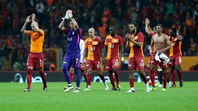 Galatasaray'ın tecrübeli futbolcusu Fernando, sezon başından bu yana gösterdiği performansla taraftarın takdirini topluyor. 
