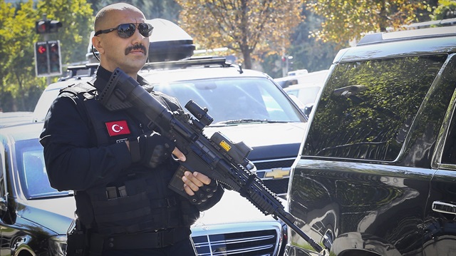Cumhurbaşkanı Erdoğan'ın koruma ekibi yerli silah kullanmaya başladı. 