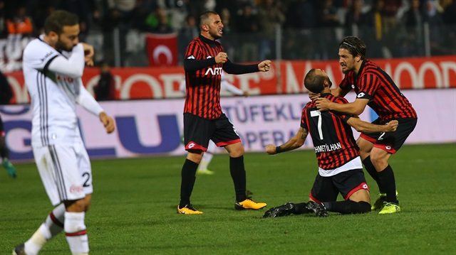 Gençlerbirliği kendi sahasında ağırladığı Beşiktaş'ı 2-1 mağlup etti. 