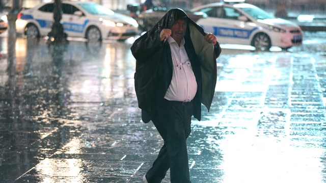 Meteoroloji Marmara ve Karadeniz bölgesine yağış uyarısı yaptı.