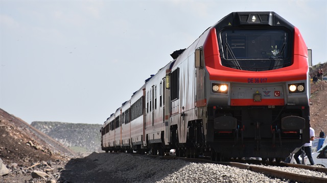 Bakü-Tiflis-Kars demiryolu hattında ilk resmi sefer 30 Ekim'de başlayacak. 
