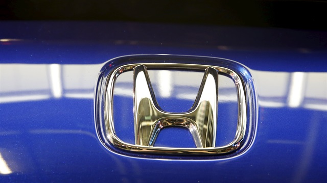 Honda, Civic'teki 'göçük'leri inceliyor.