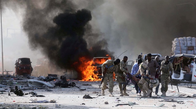 Somali'de toplu taşıma araçlarının kullandığı istasyona araçlı saldırı düzenlendi.